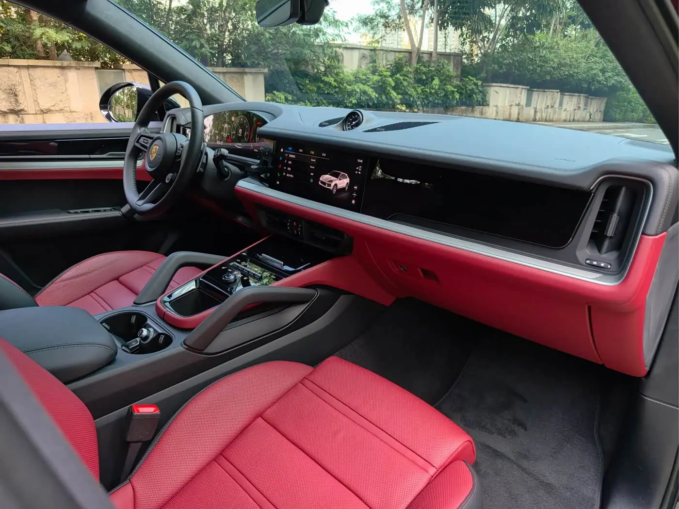 Porsche Cayenne 2023 — Photo 13/20