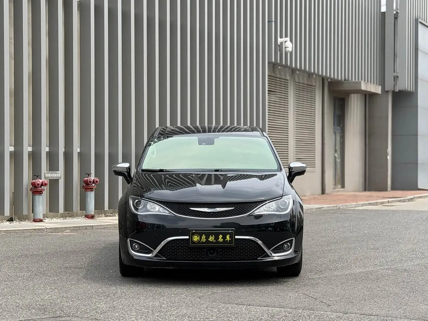 Chrysler Grand Voyager 2018 — Photo 2/17