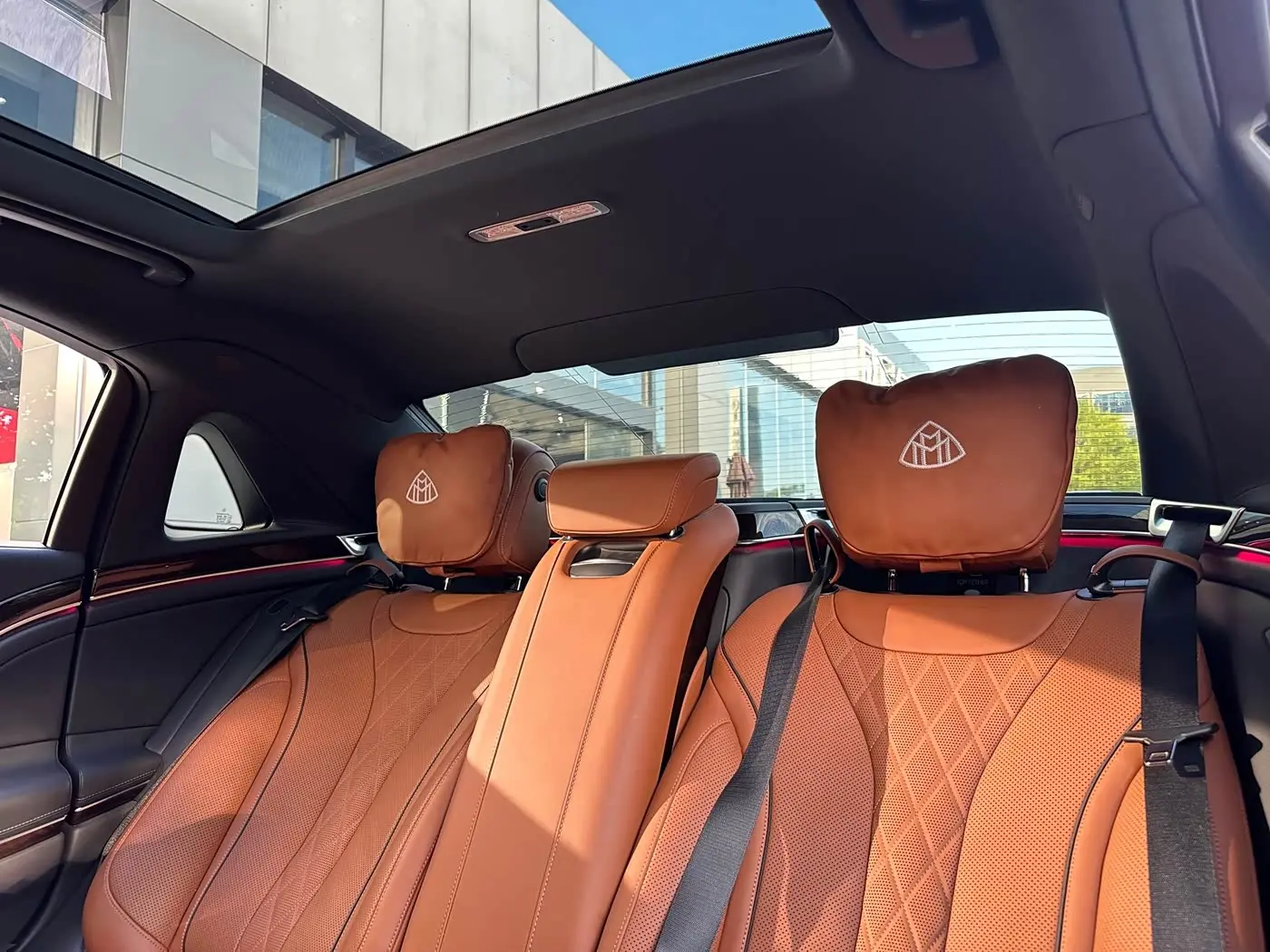 Mercedes-Benz Maybach S-Class 2020 — Photo 12/16