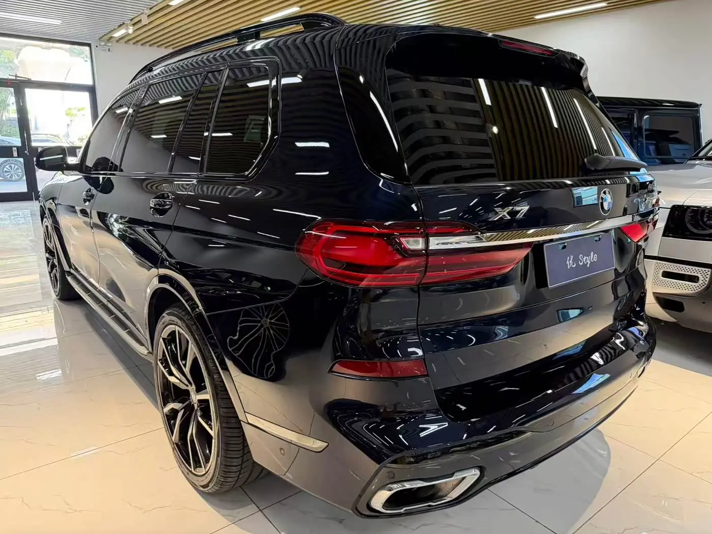 BMW X7 2019 — Фото 4/16