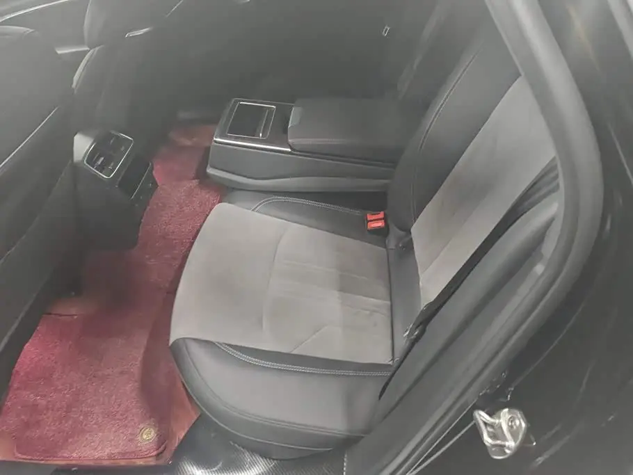 Audi A6L 2024 — Photo 11/16