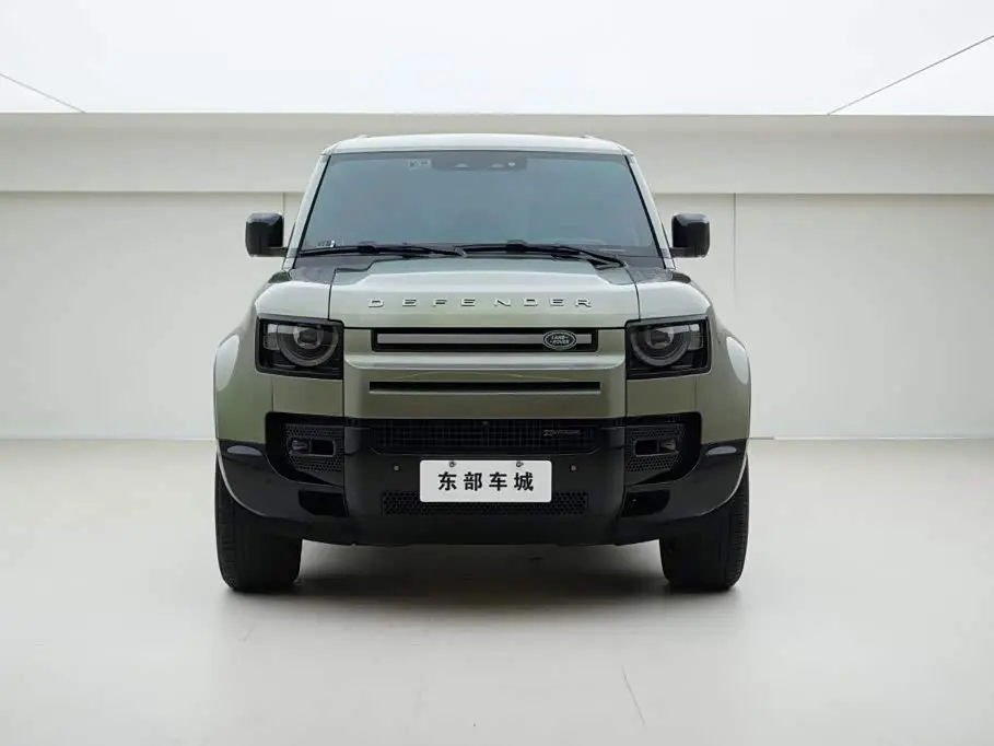 Land Rover Defender 2022 — Фото 2/20