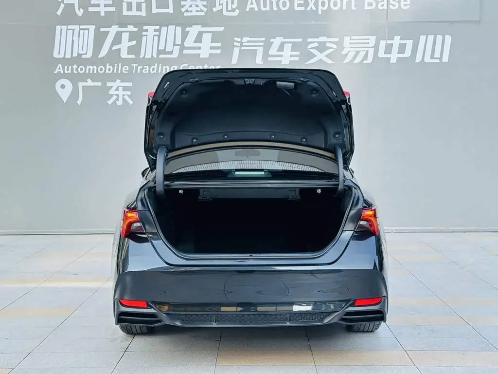 Toyota Avalon 2023 — Фото 17/20
