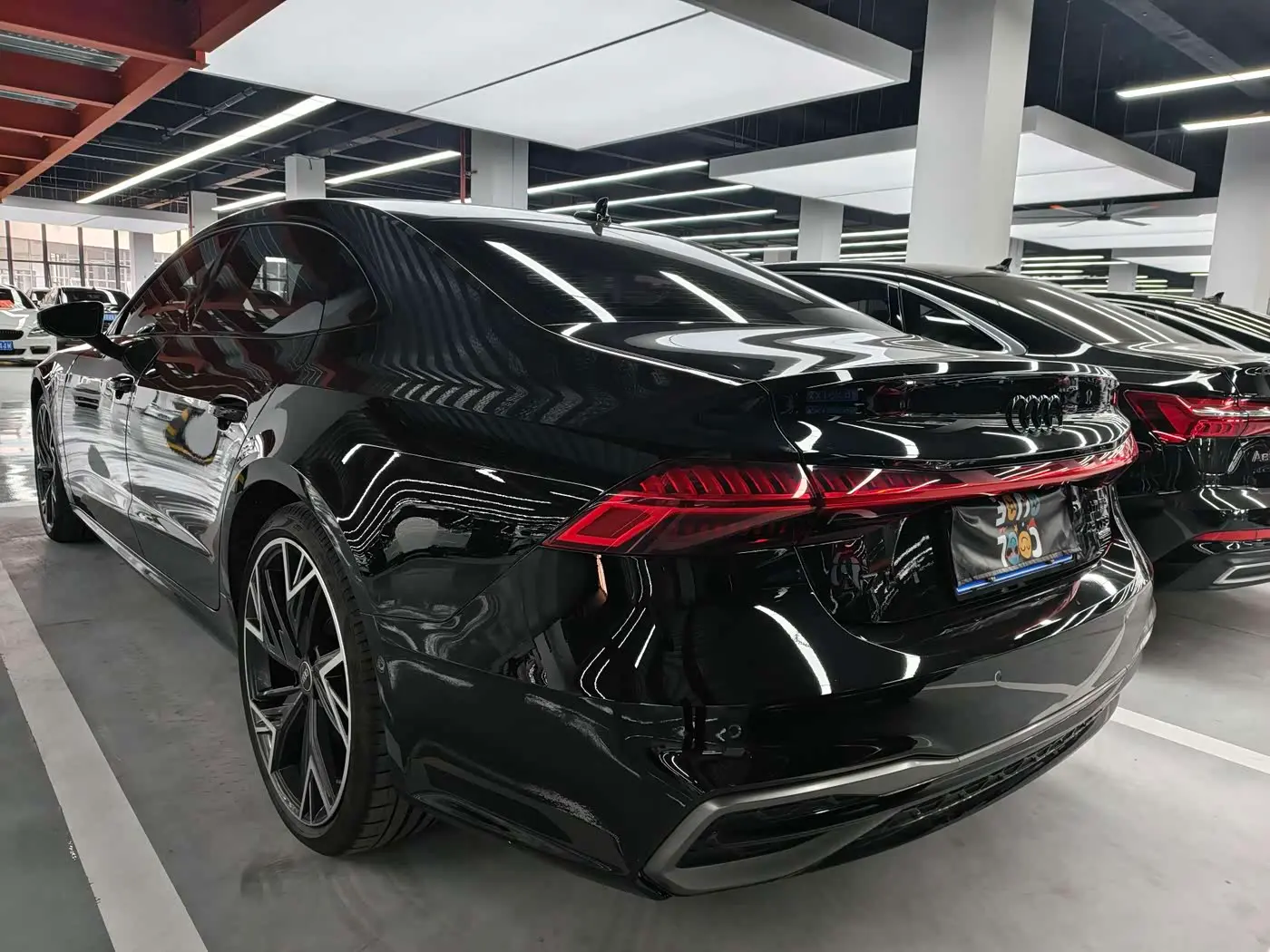 Audi A7L 2025 — Фото 17/18
