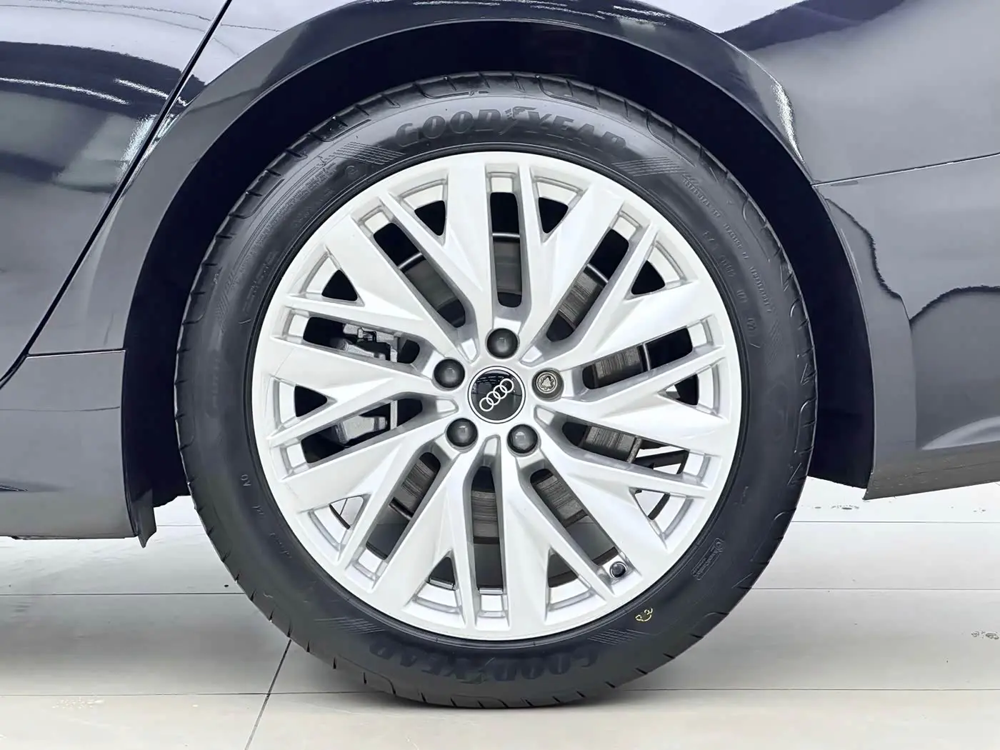 Audi A7L 2024 — Şəkil 14/14