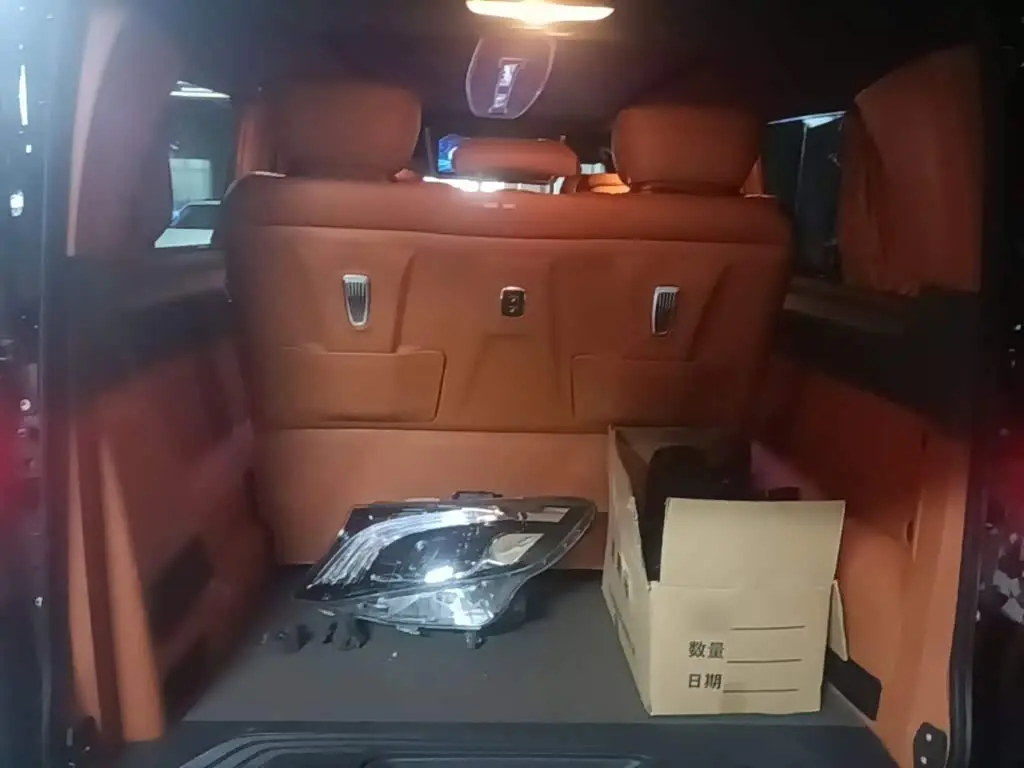 Mercedes-Benz Vito 2023 — Фото 19/20