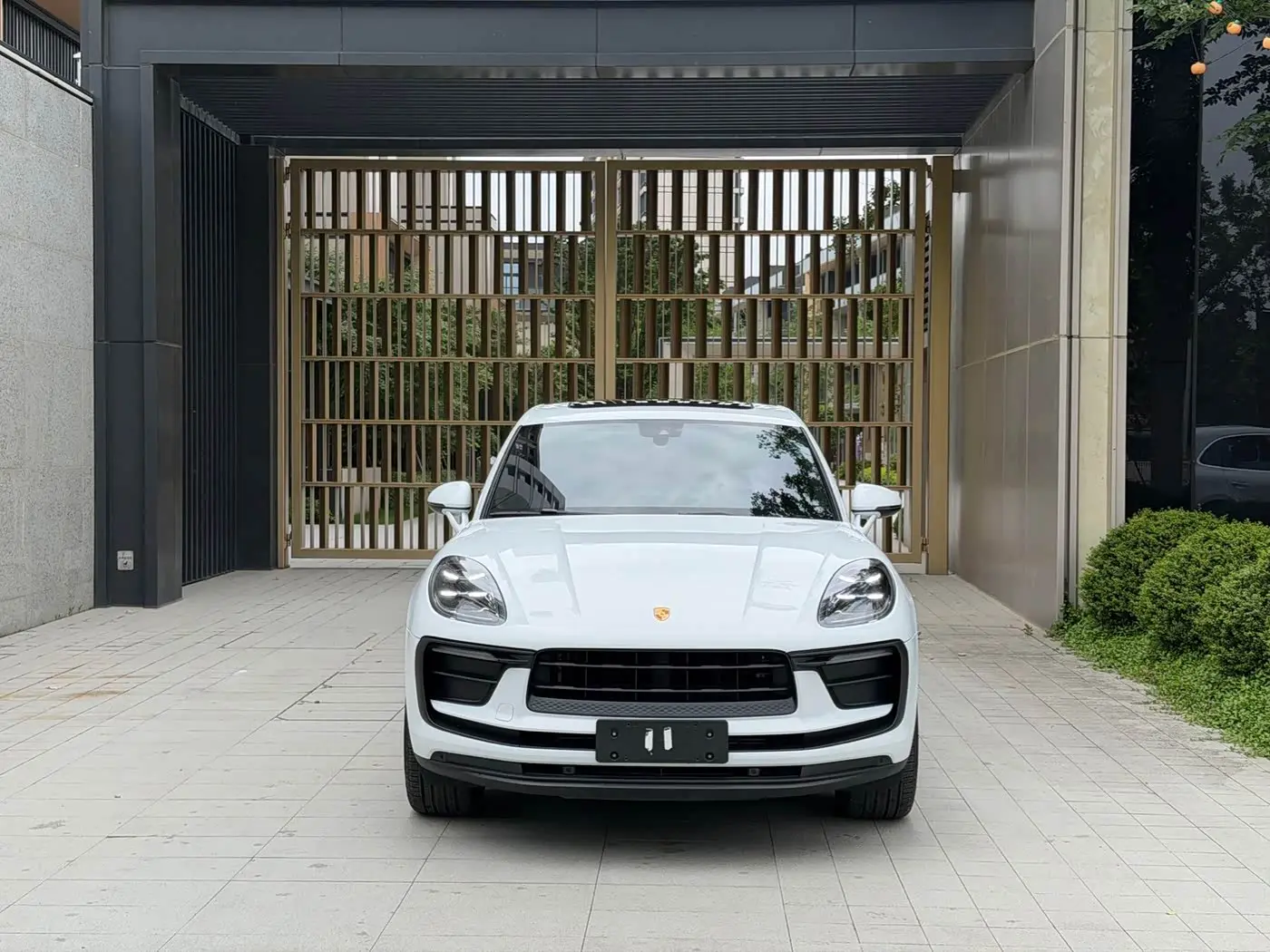 Porsche Macan 2025 — Фото 2/20