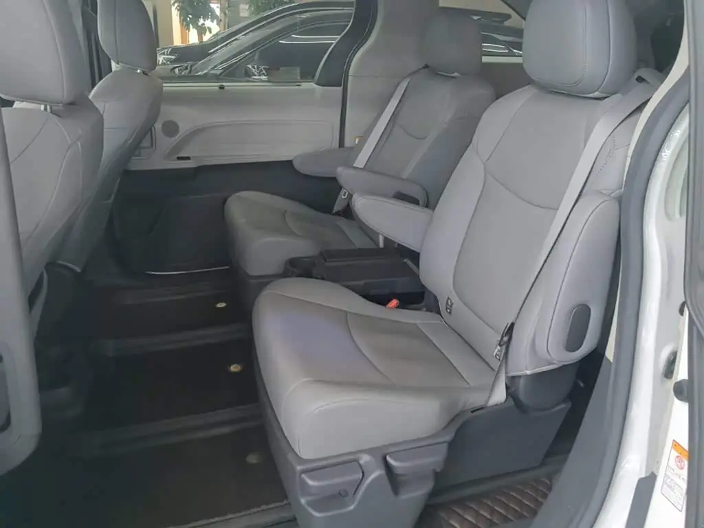 Toyota Sienna 2022 — Photo 13/20