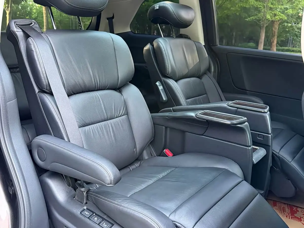 Honda Elysion 2018 — Photo 14/15