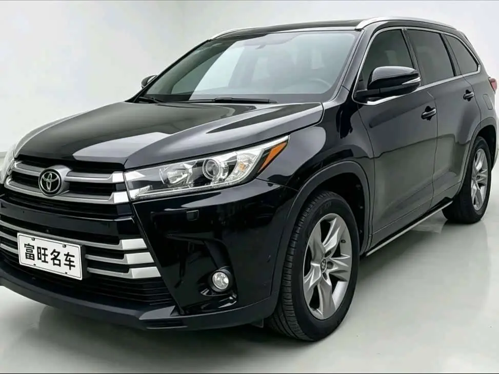 Toyota Highlander 2021 — ფოტო 1/14
