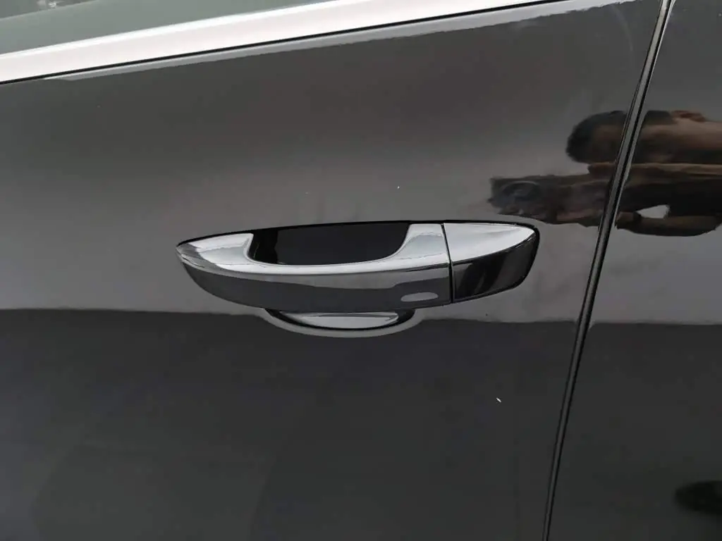 Volkswagen Touareg 2016 — Şəkil 18/20