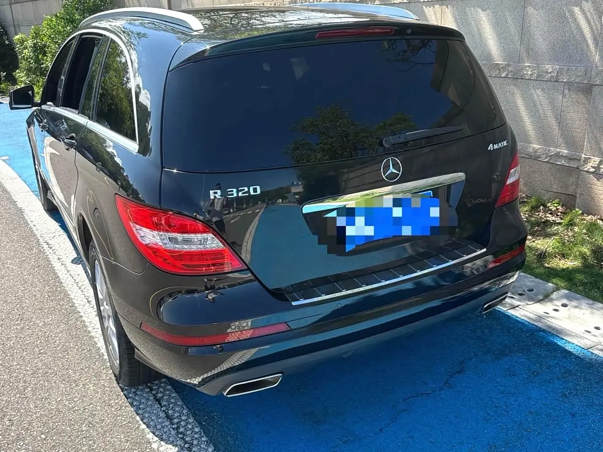 Mercedes-Benz R-Class 2017 — Photo 3/9