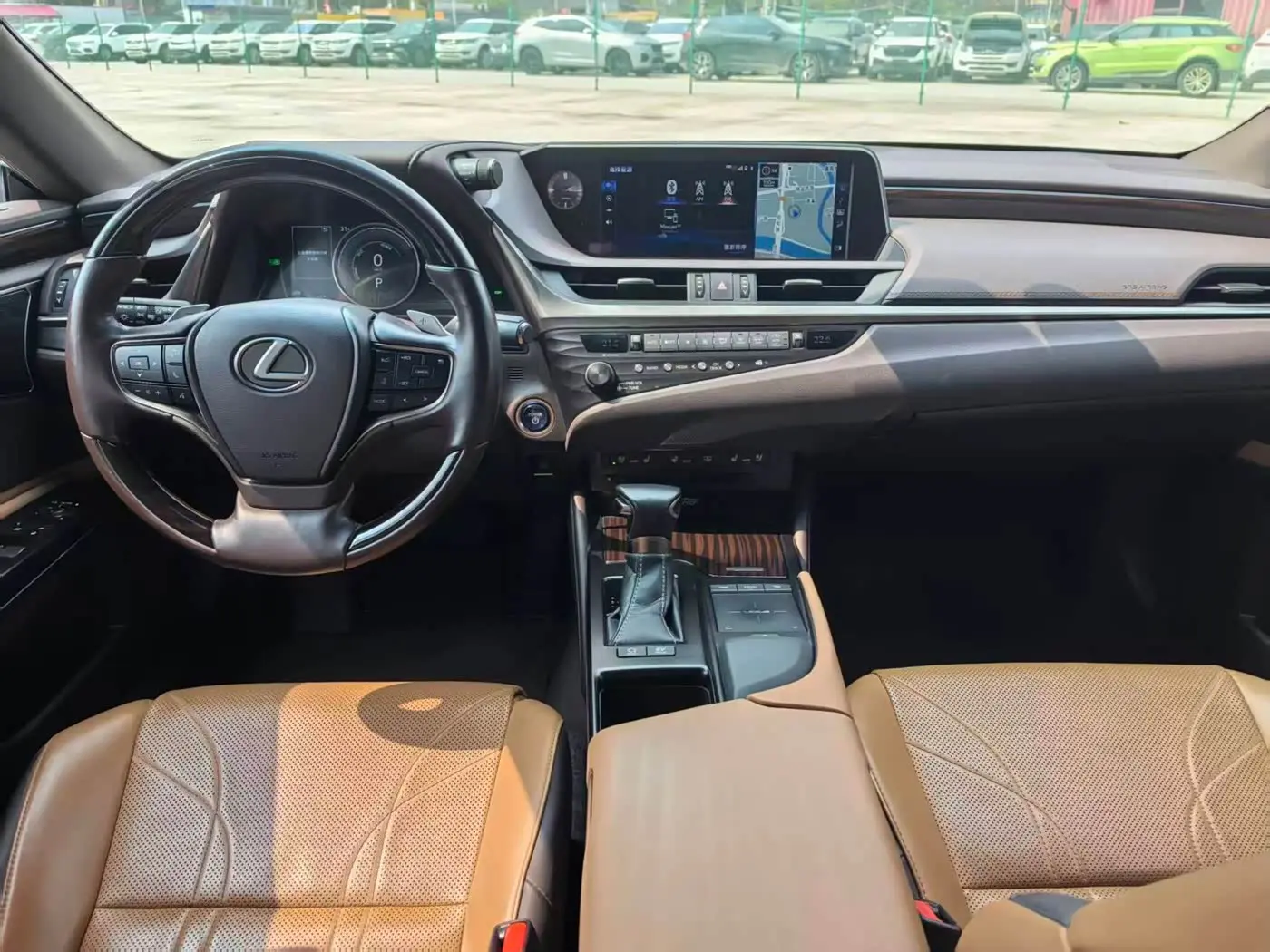 Lexus ES 2019 — Photo 5/12