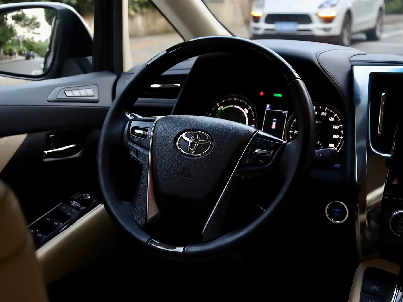 Toyota Vellfire 2020 — Photo 11/19
