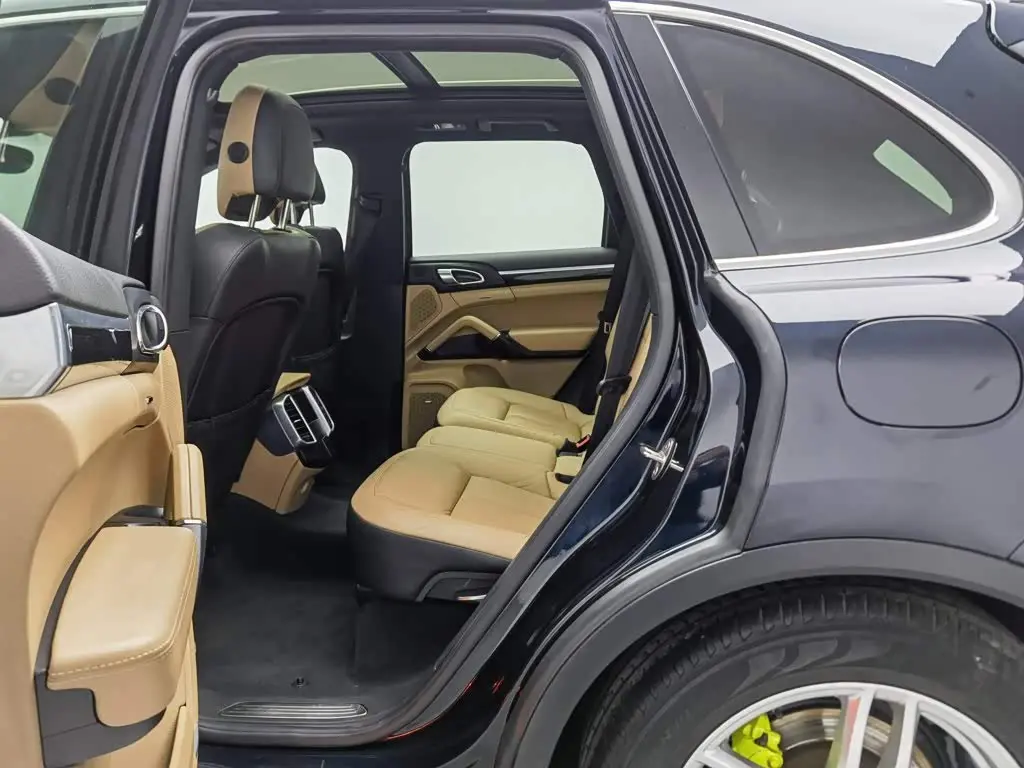 Porsche Cayenne New Energy 2016 — Photo 15/20
