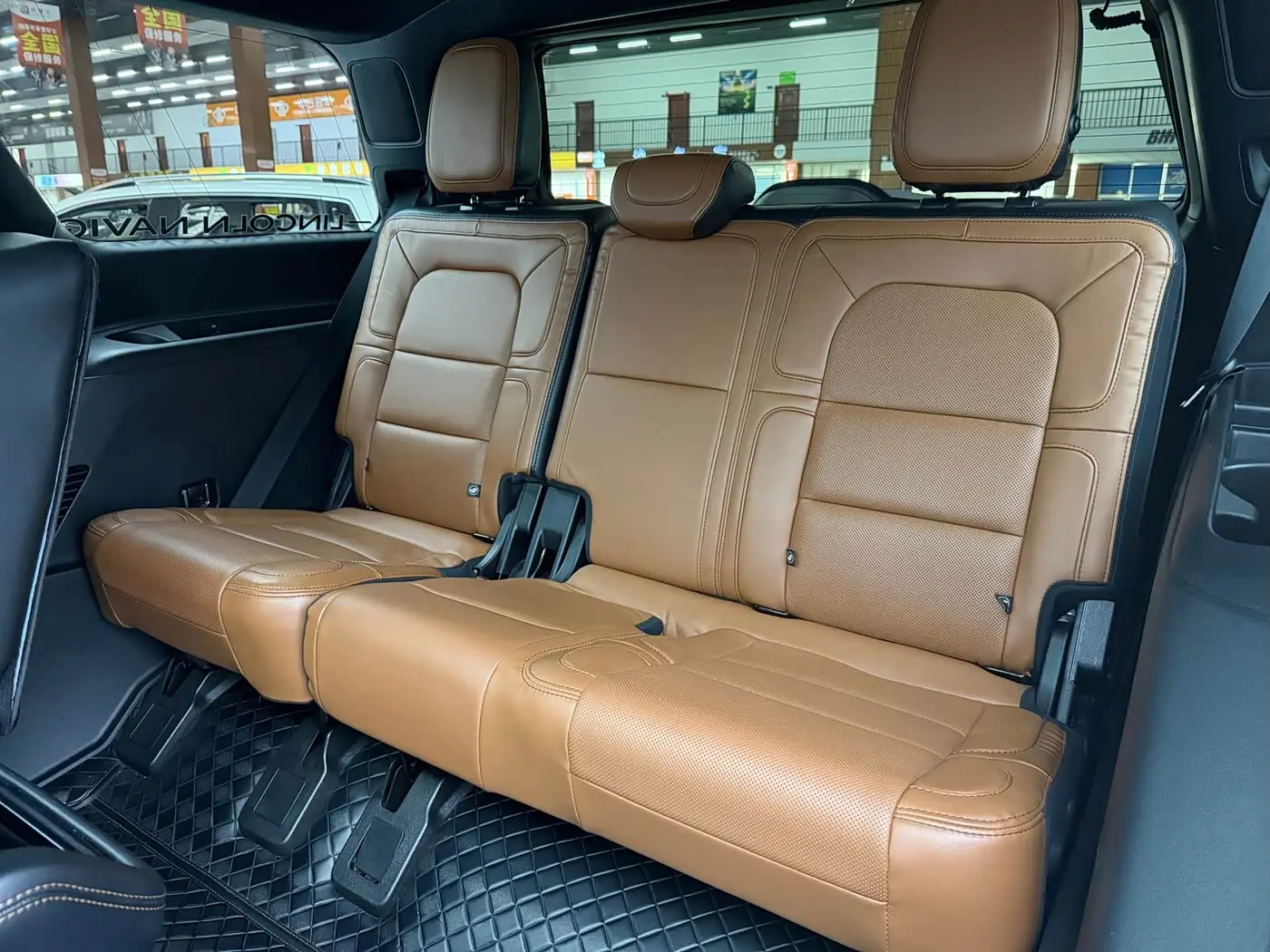 Lincoln Navigator 2021 — Фото 18/20