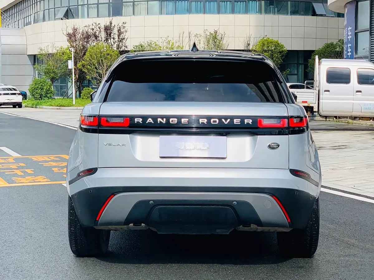 Land Rover Range Rover Velar 2021 — Фото 7/20