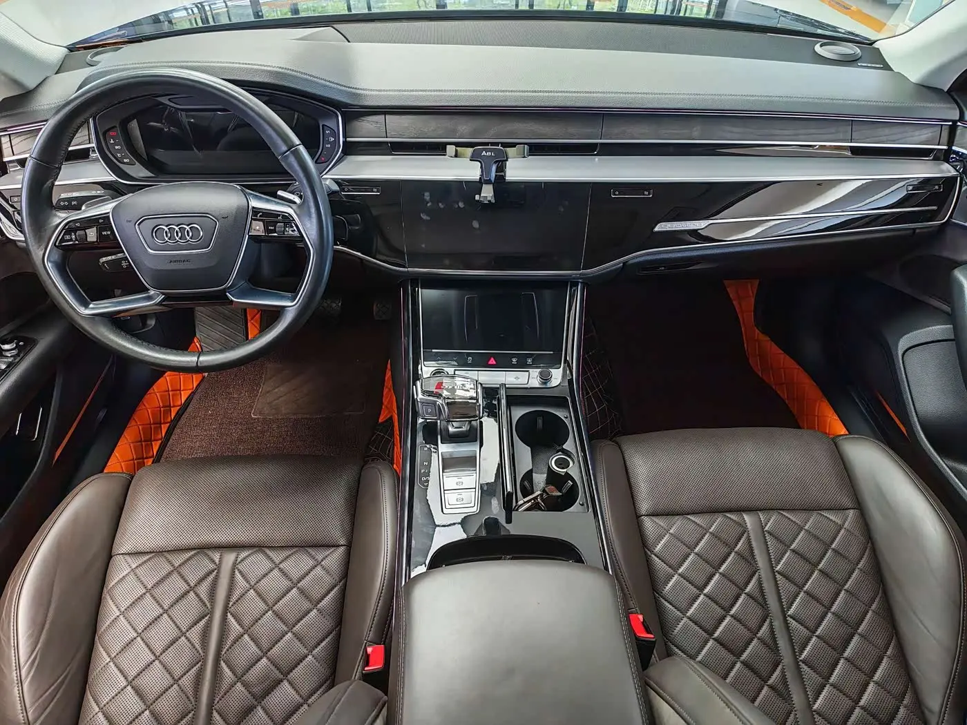 Audi A8 2022 — Photo 5/9