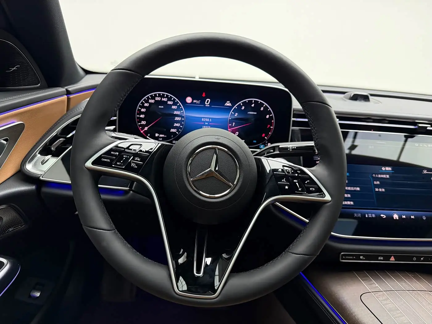 Mercedes-Benz E-Class 2024 — Фото 9/20