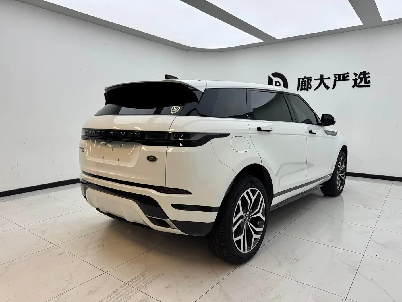 Land Rover Range Rover Evoque 2022 — Фото 6/11
