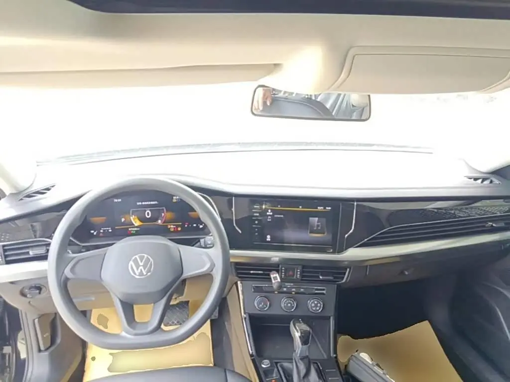 Volkswagen Passat 2023 — Photo 10/20