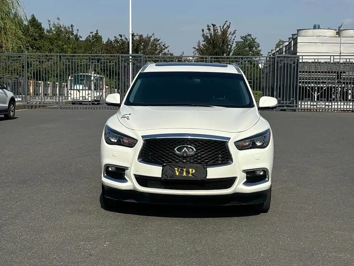 Infiniti QX60 2018 — Photo 18/20