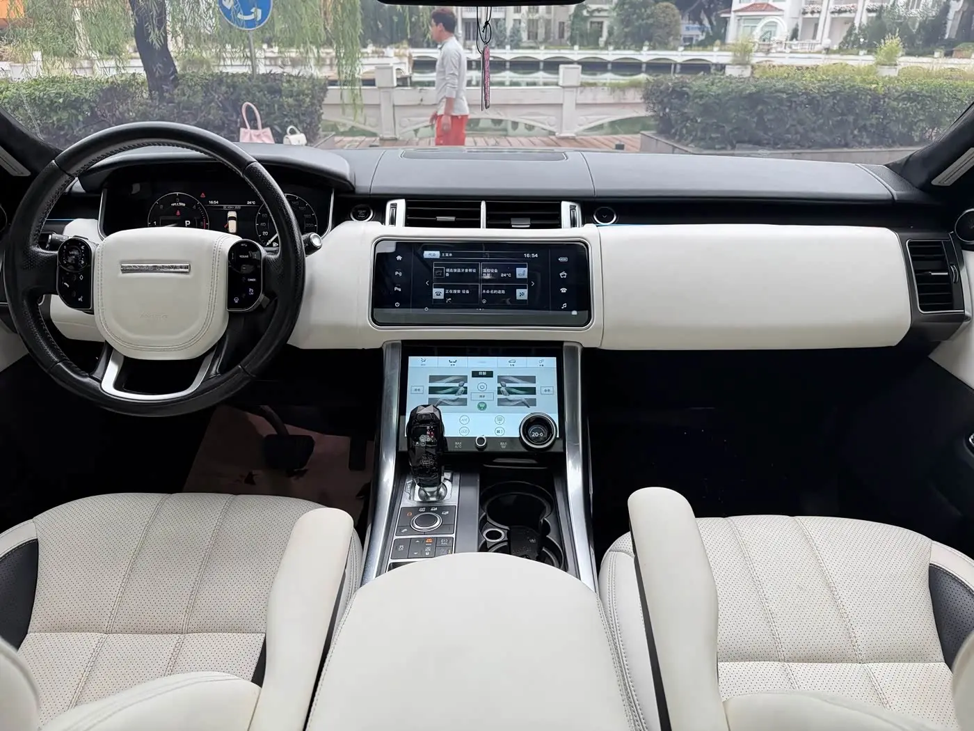 Land Rover Range Rover Sport 2017 — Photo 18/20