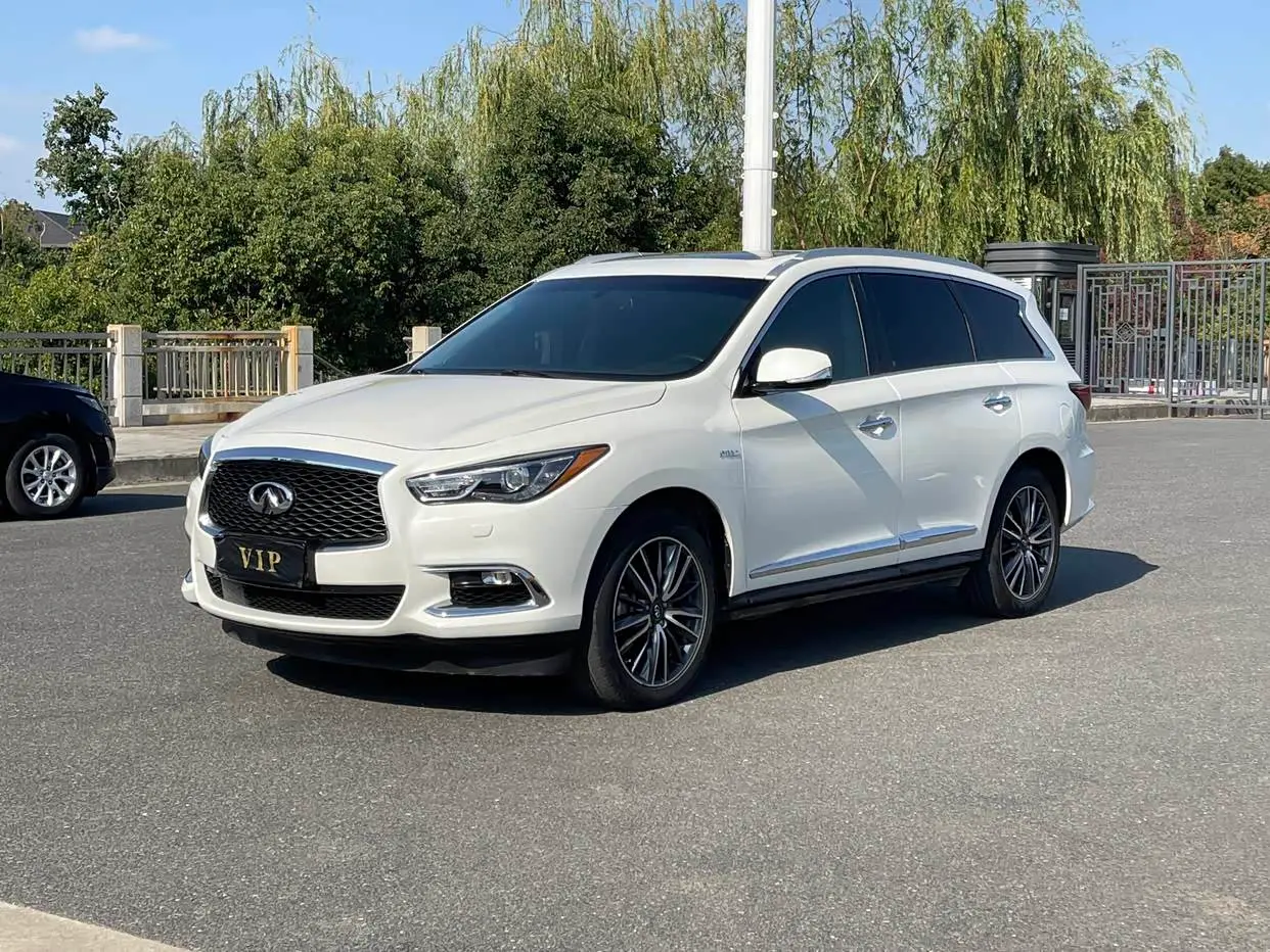 Infiniti QX60 2018 — Photo 1/20