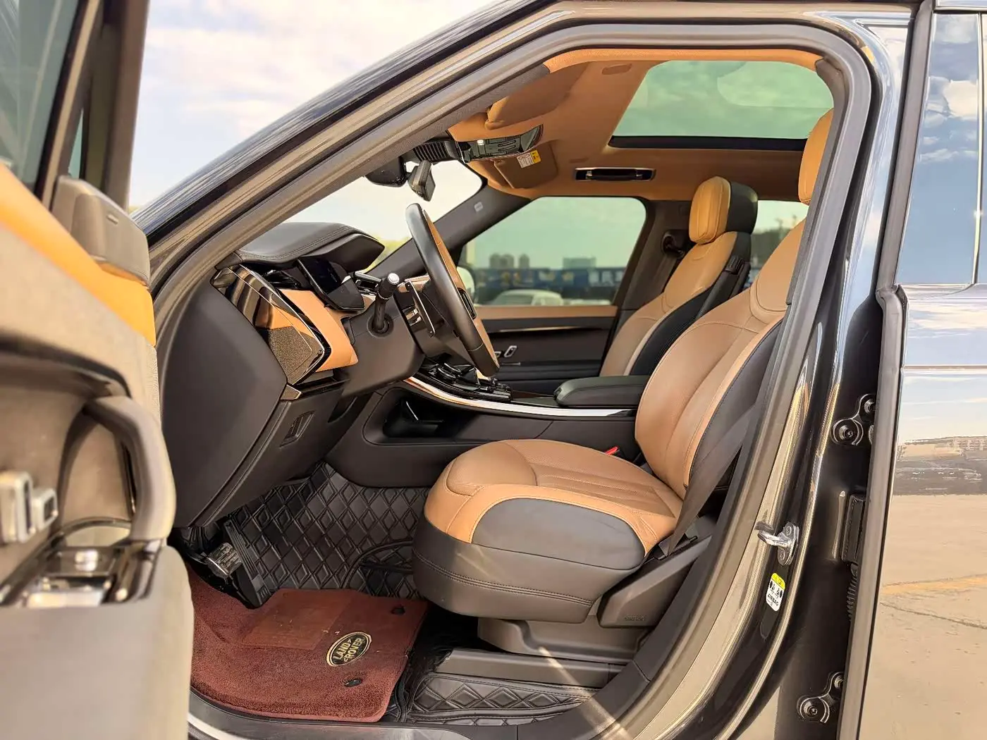 Land Rover Range Rover Sport 2022 — Photo 6/9