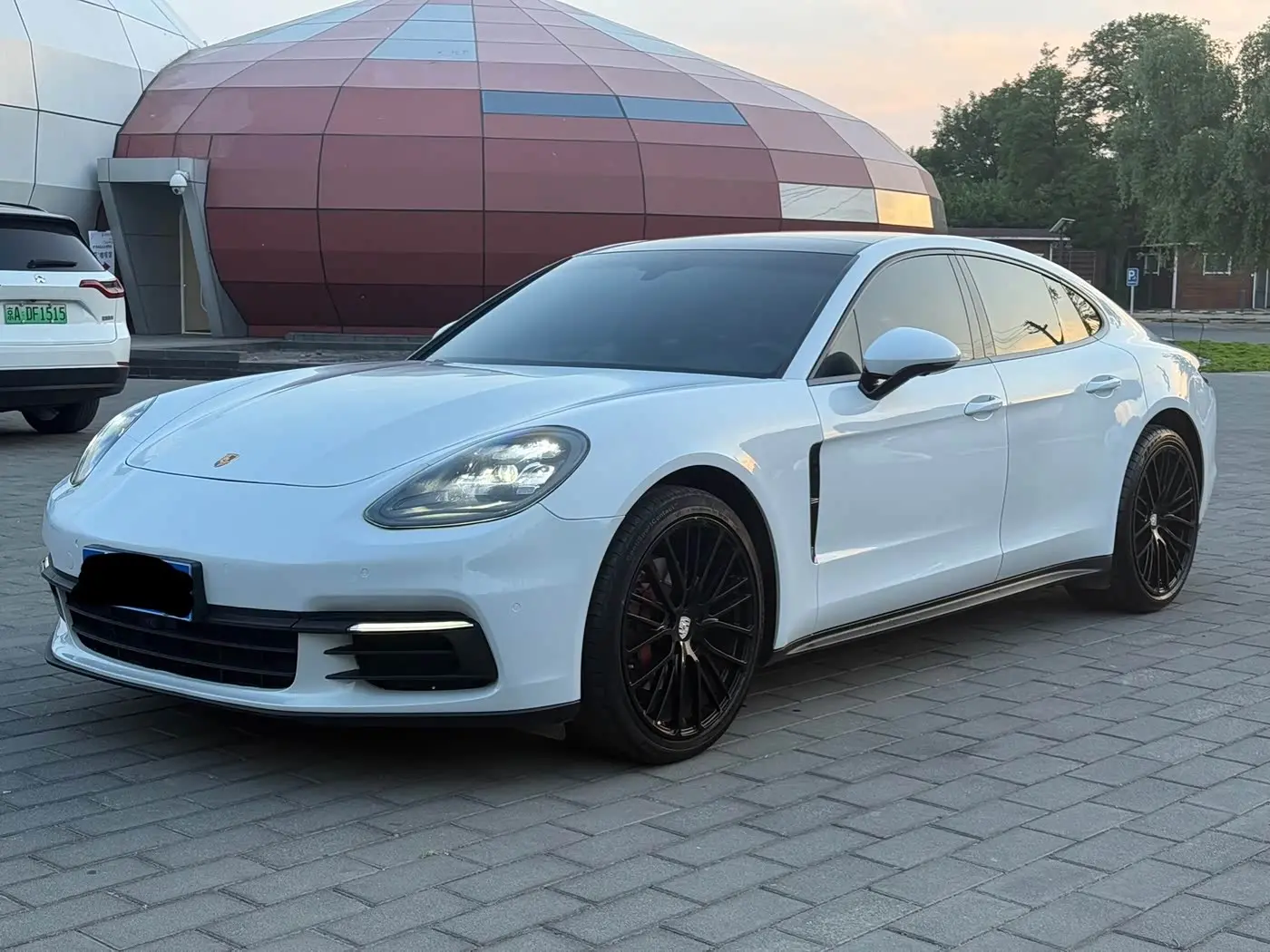 Porsche Panamera 2019 — Фото 1/19