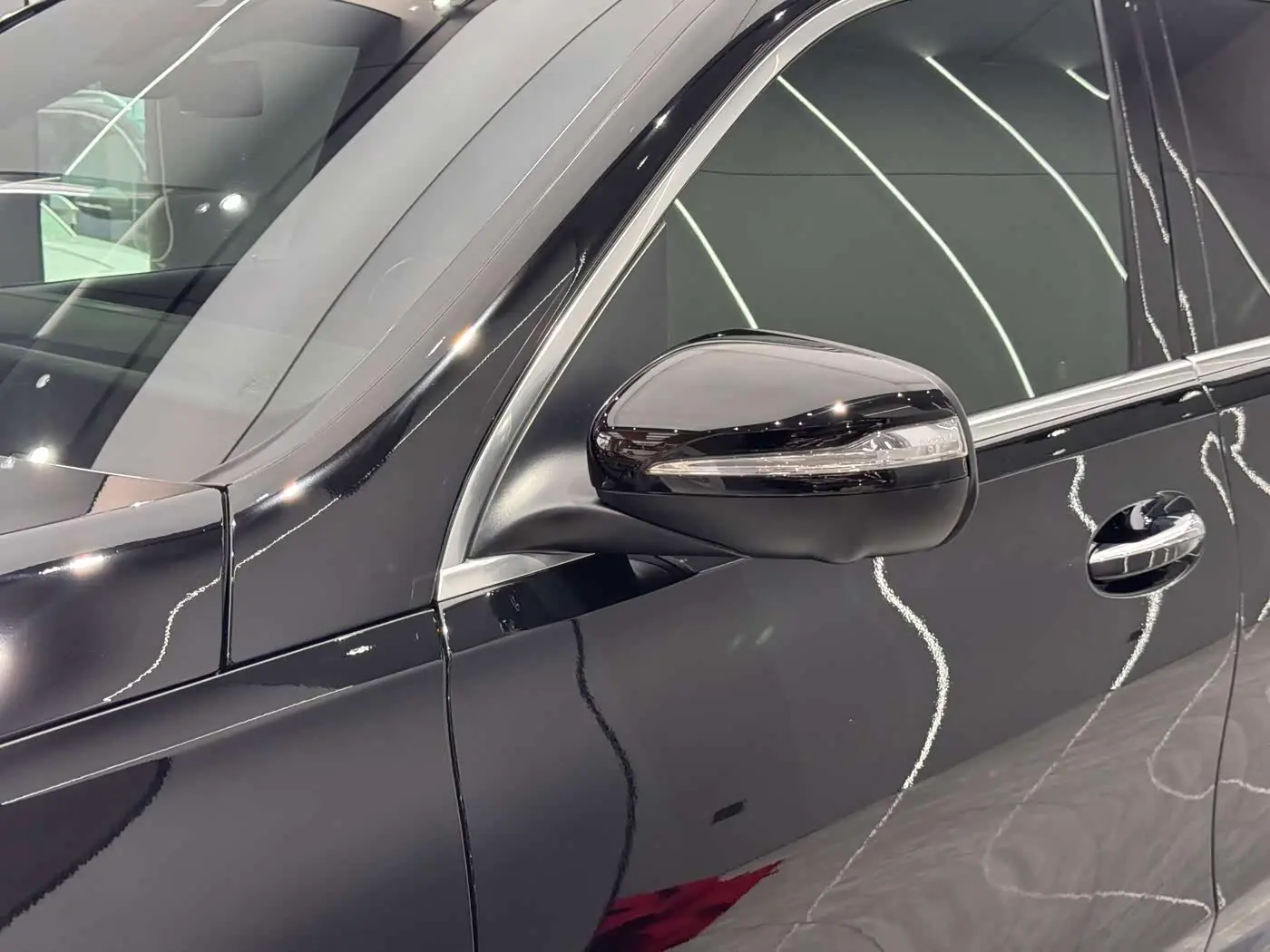 Mercedes-Benz GLS 2023 — Photo 5/20