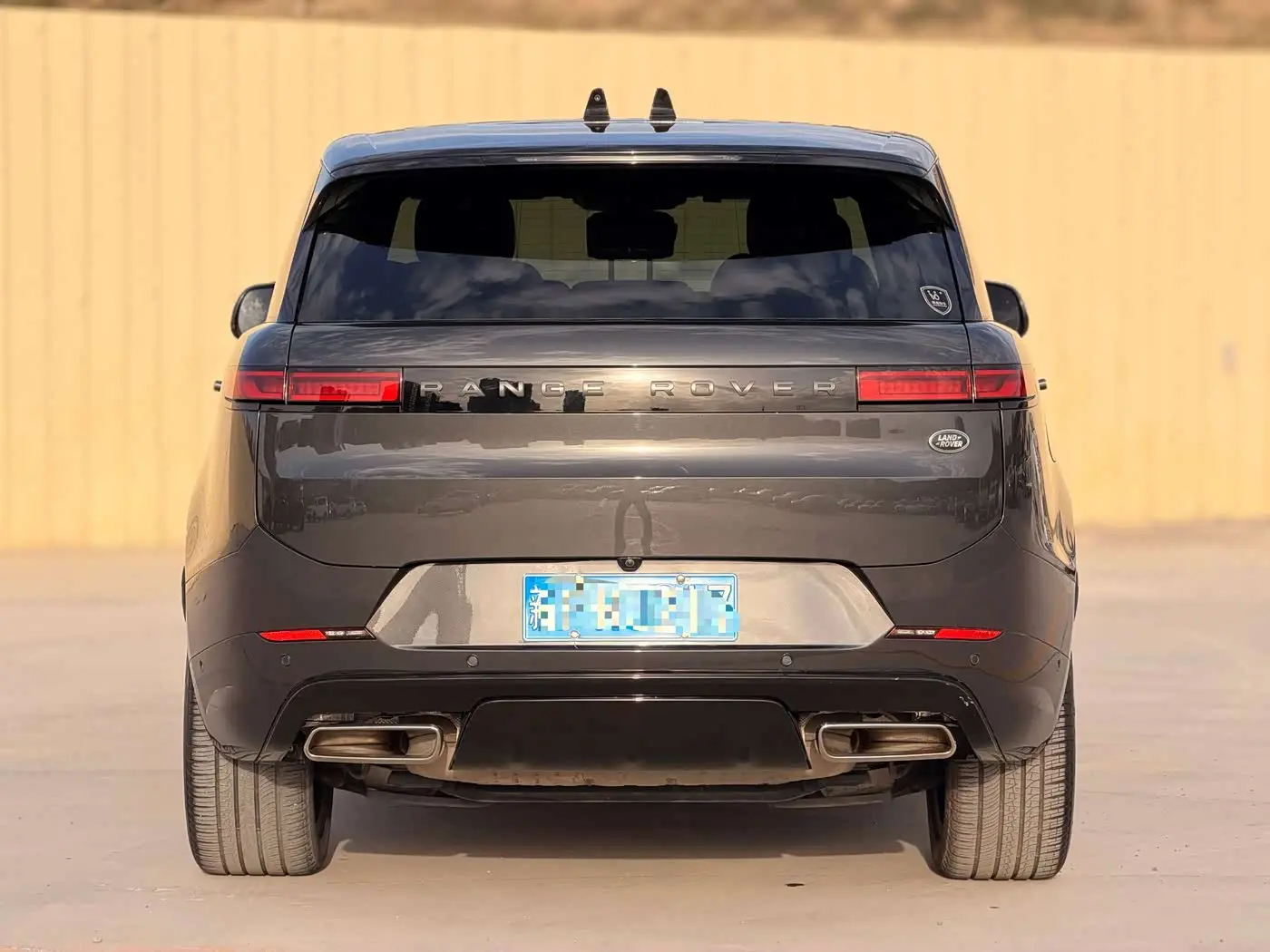 Land Rover Range Rover Sport 2022 — Photo 8/9