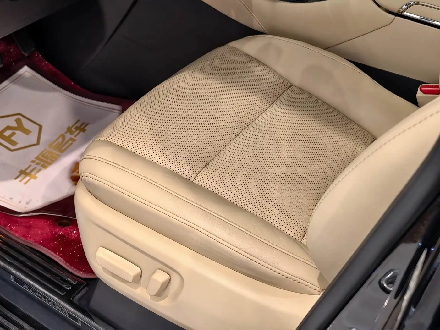Toyota Alphard 2018 — Photo 6/20