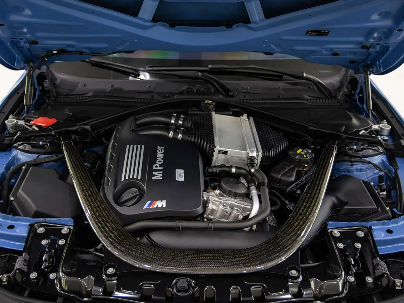 BMW M4 2016 — Фото 13/14