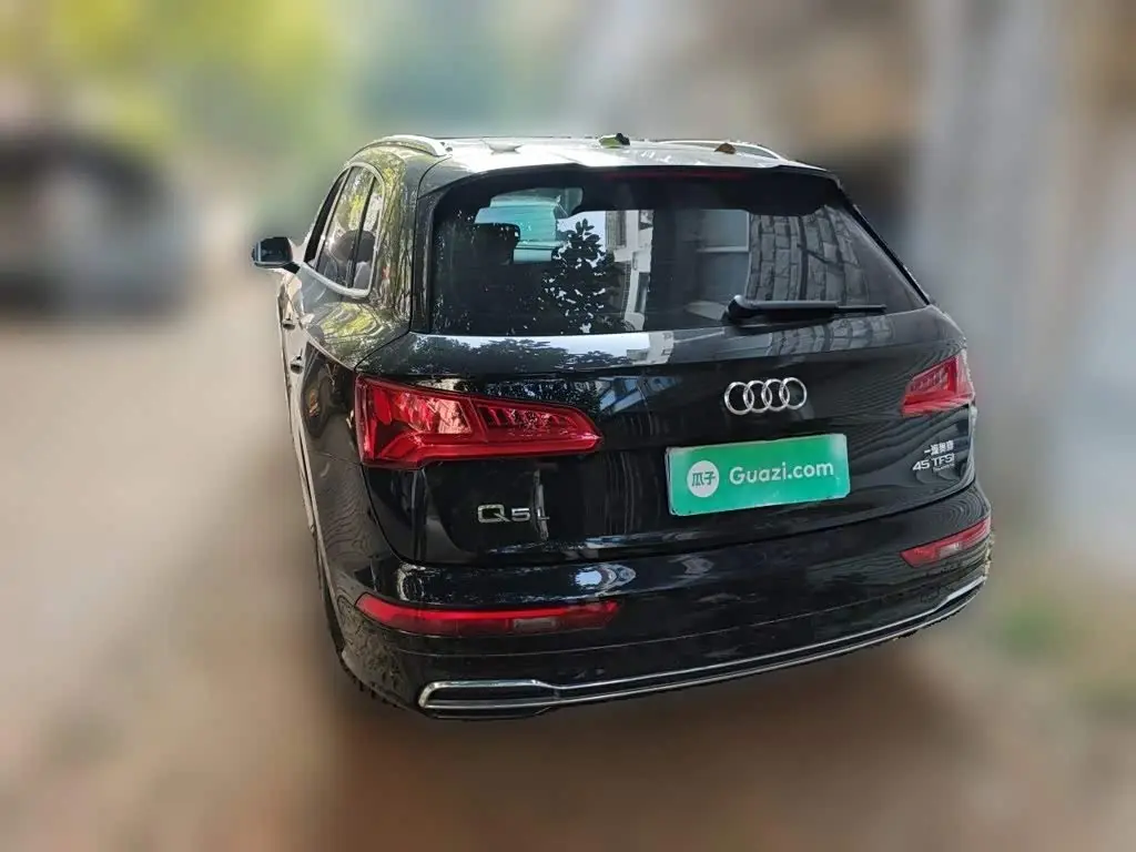 Audi Q5L 2019 — Фото 6/20