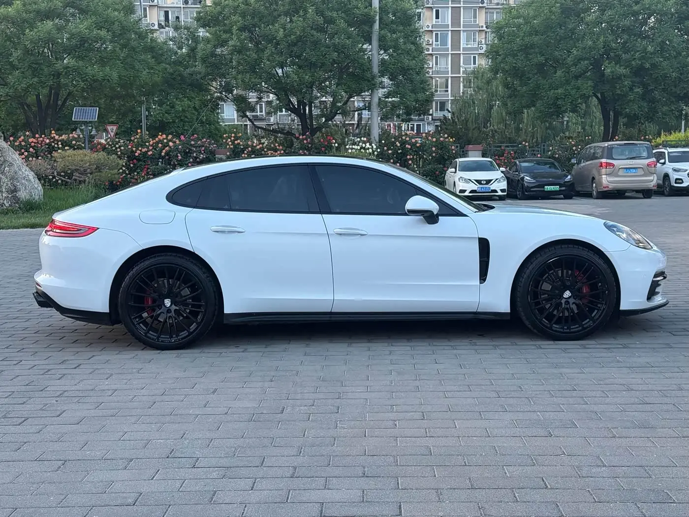 Porsche Panamera 2019 — Фото 8/19