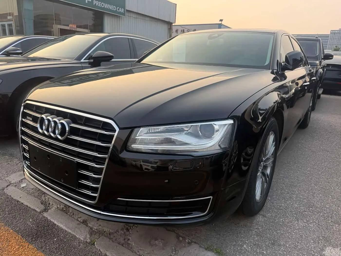 Audi A8 2014 — Фото 1/11