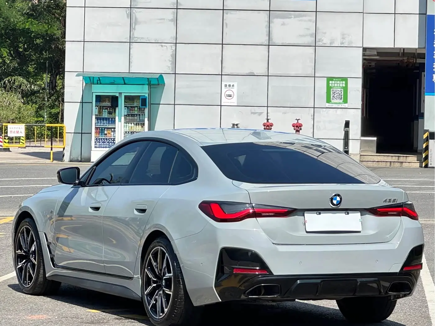 BMW 4 Series 2023 — Фото 19/20