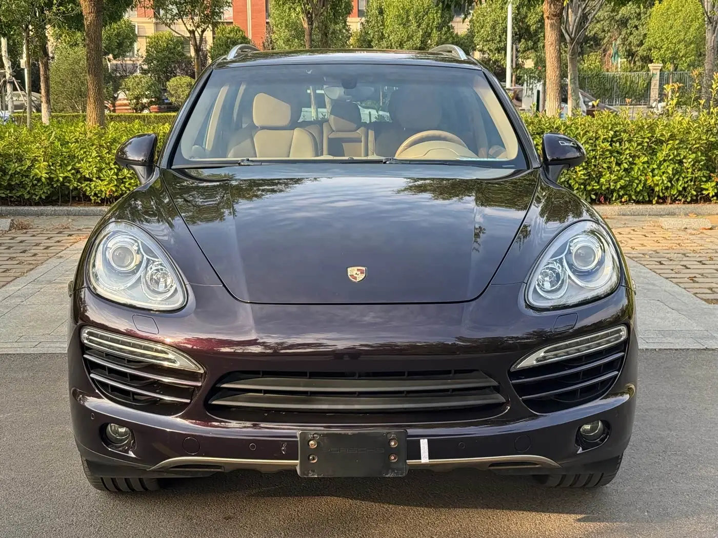 Porsche Cayenne 2011 — Photo 2/16
