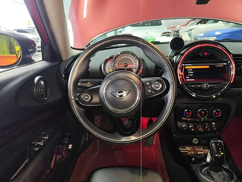 MINI CLUBMAN 2019 — Фото 7/20