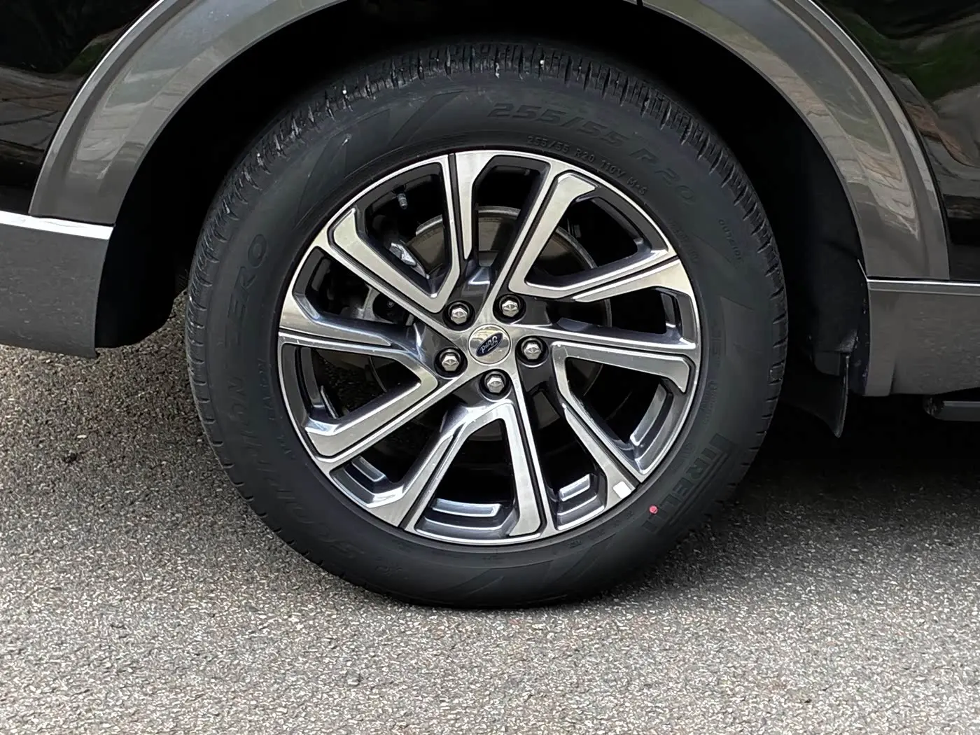 Ford Explorer 2023 — Фото 12/20