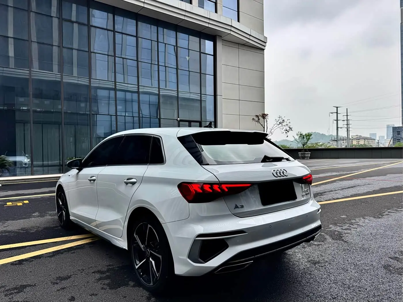 Audi A3 2023 — Photo 8/17