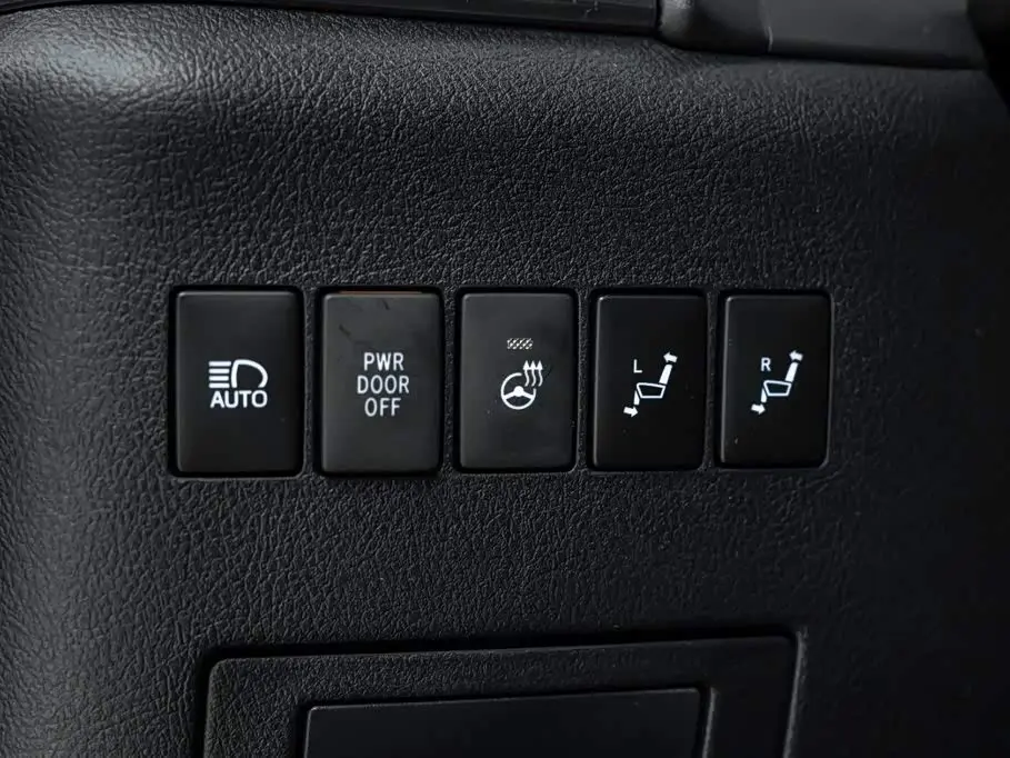 Toyota Vellfire 2020 — Photo 14/20