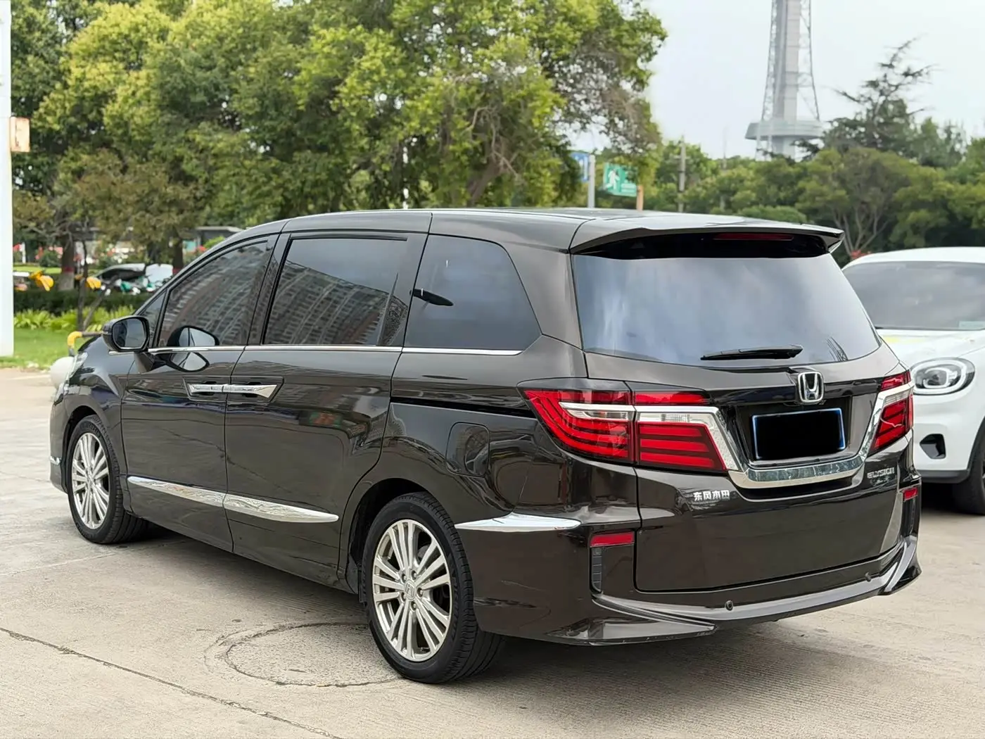 Honda Elysion 2019 — Photo 5/15