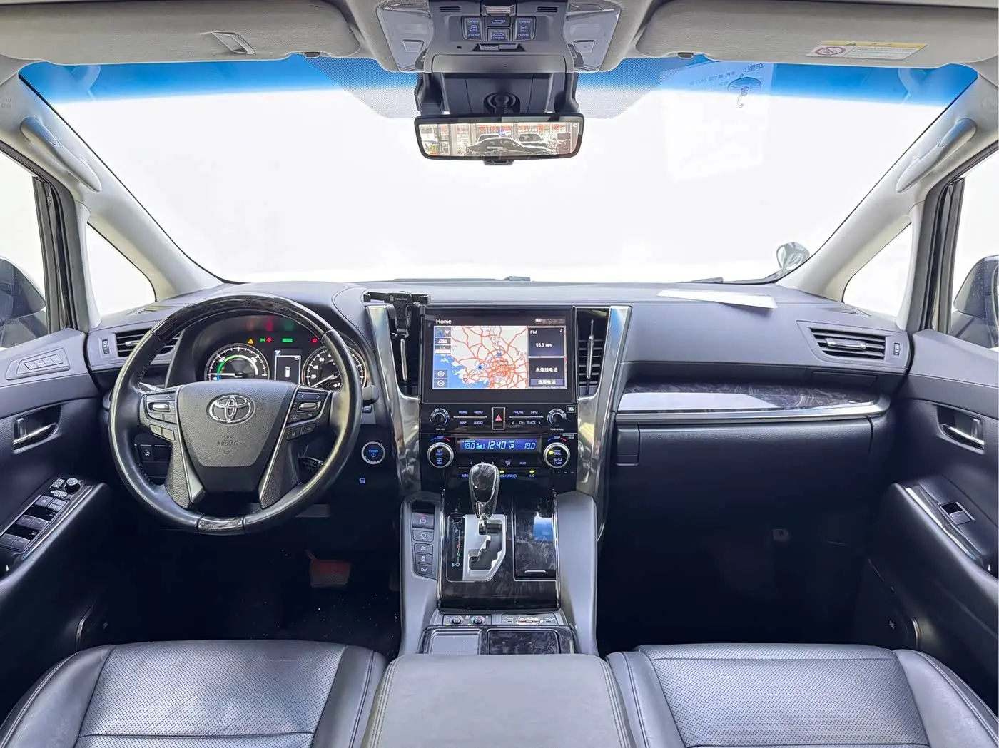 Toyota Vellfire 2022 — Photo 5/9