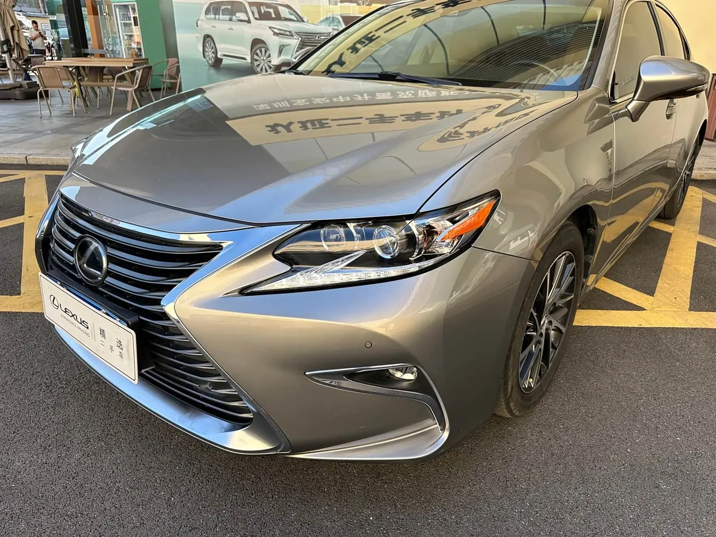 Lexus ES 2018 — Фото 2/20