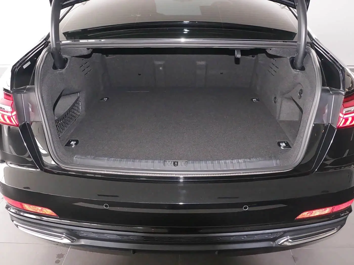 Audi A6L New Energy 2022 — Photo 6/10