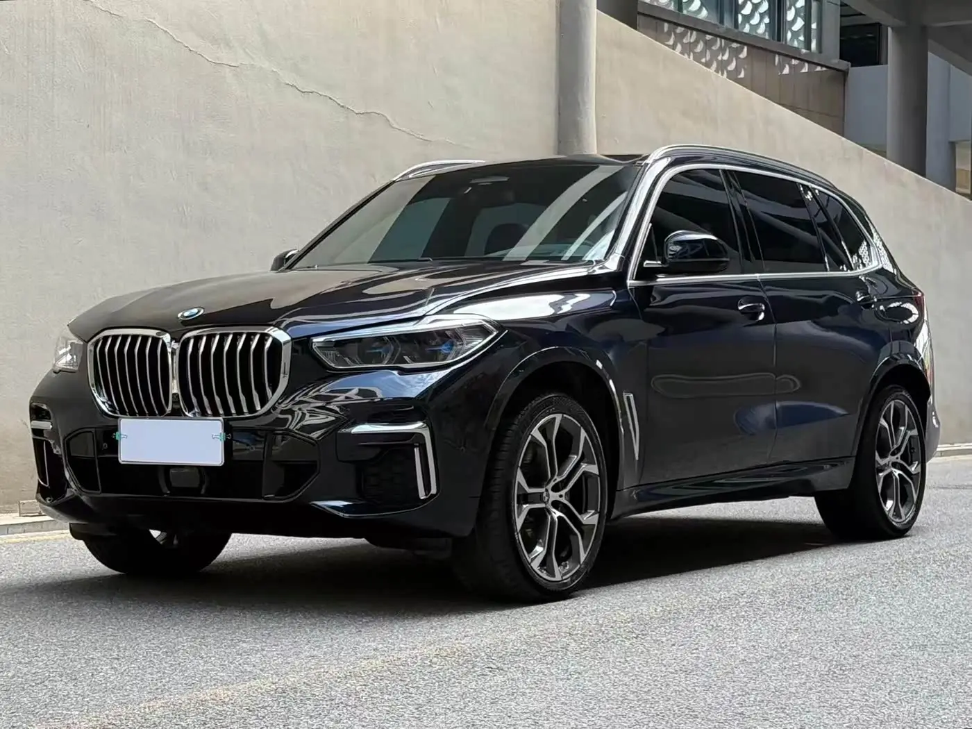 BMW X5 2022 — Фото 1/9