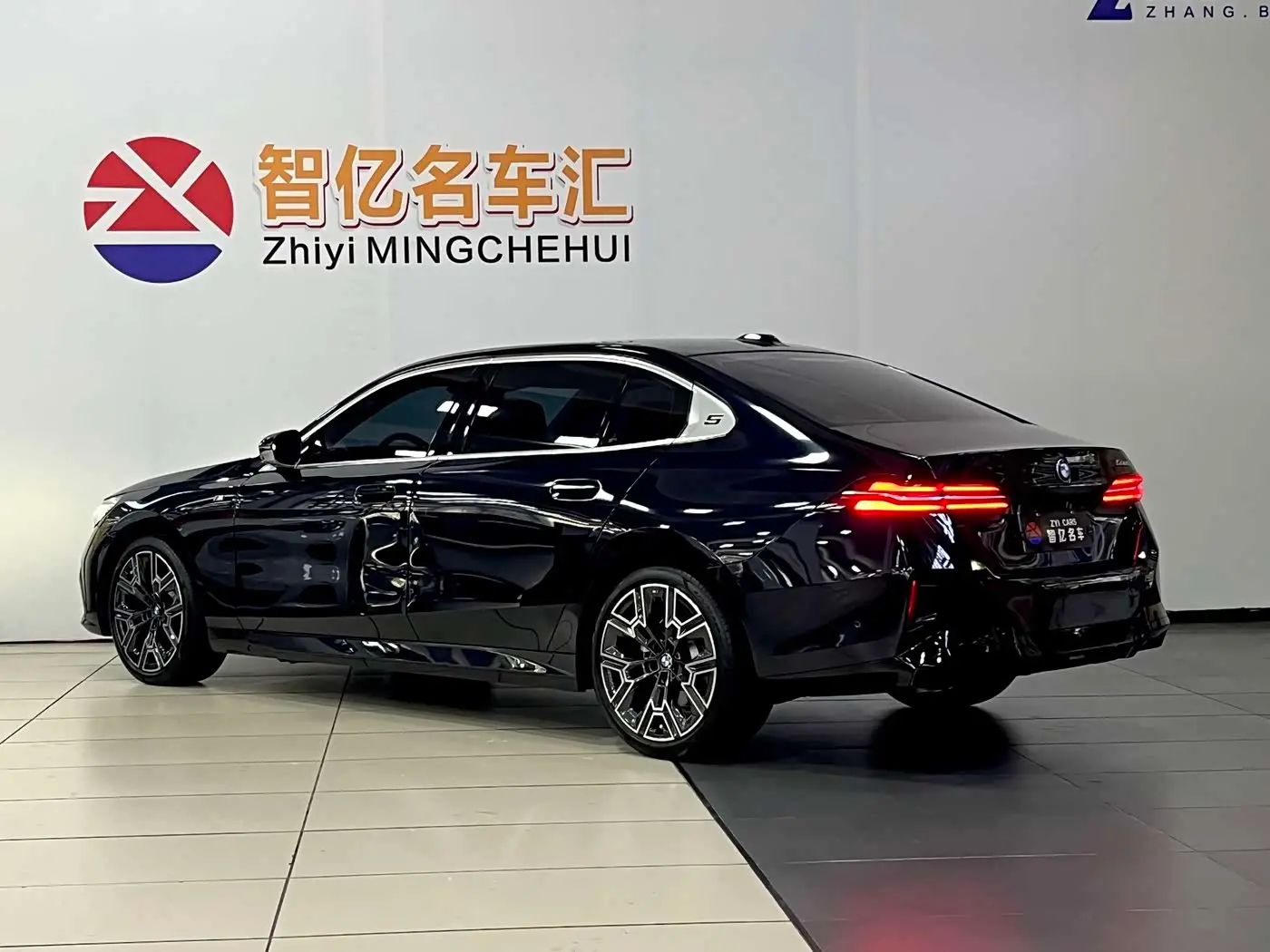 BMW 5 Series 2024 — Photo 5/16