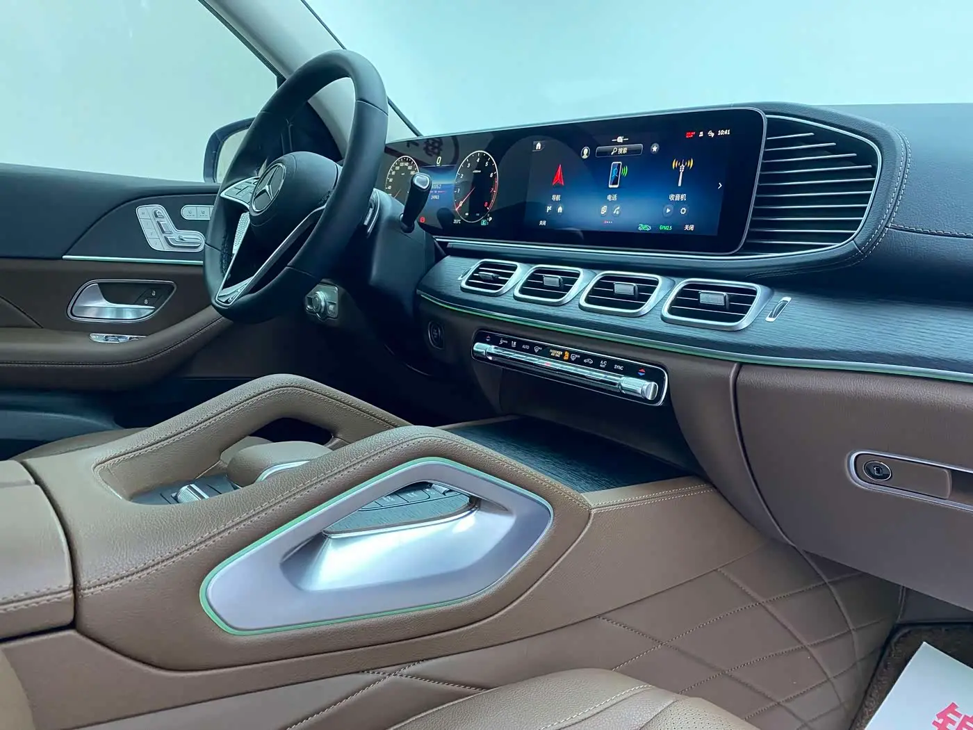 Mercedes-Benz GLE 2025 — Фото 13/20